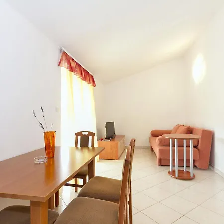 Rok-2 Apartman *