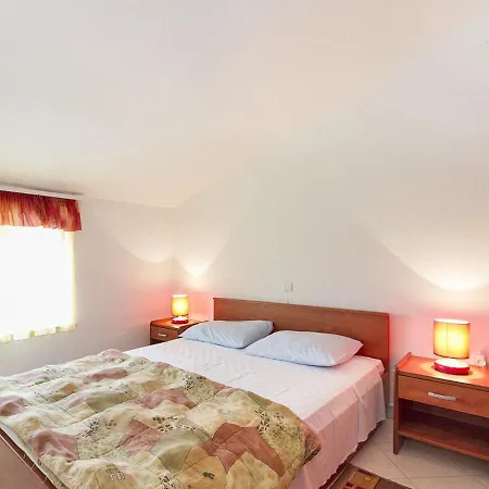 Apartman Rok-2 *